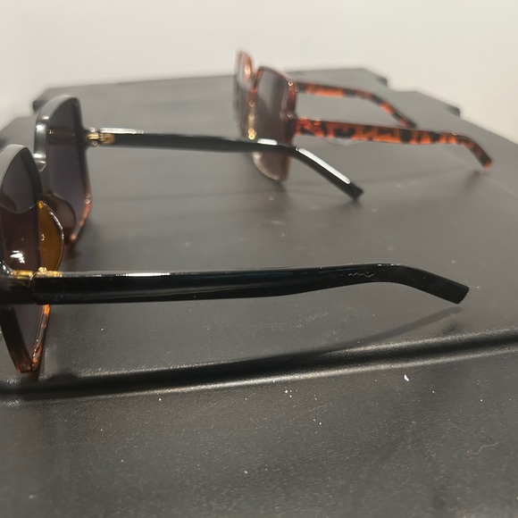 Stylish Tortoise Shell and Black Sunglasses Set main image 5